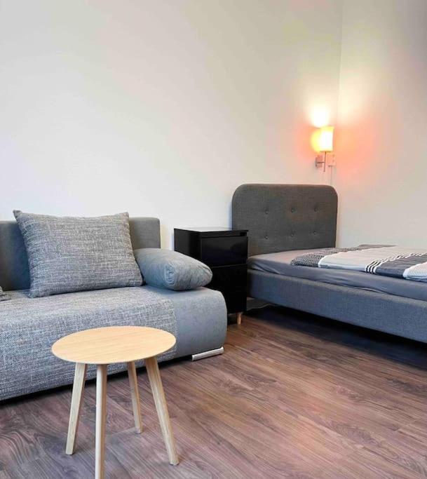 Duesseldorf Messe And Airport, 2-Bedroom Apartment With Kitchen And Garden ดุยส์บูร์ก ภายนอก รูปภาพ