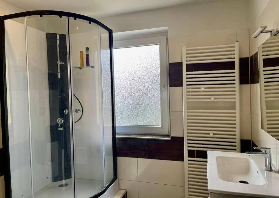 Duesseldorf Messe And Airport, 2-Bedroom Apartment With Kitchen And Garden ดุยส์บูร์ก ภายนอก รูปภาพ