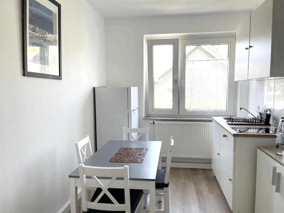 Duesseldorf Messe And Airport, 2-Bedroom Apartment With Kitchen And Garden ดุยส์บูร์ก ภายนอก รูปภาพ