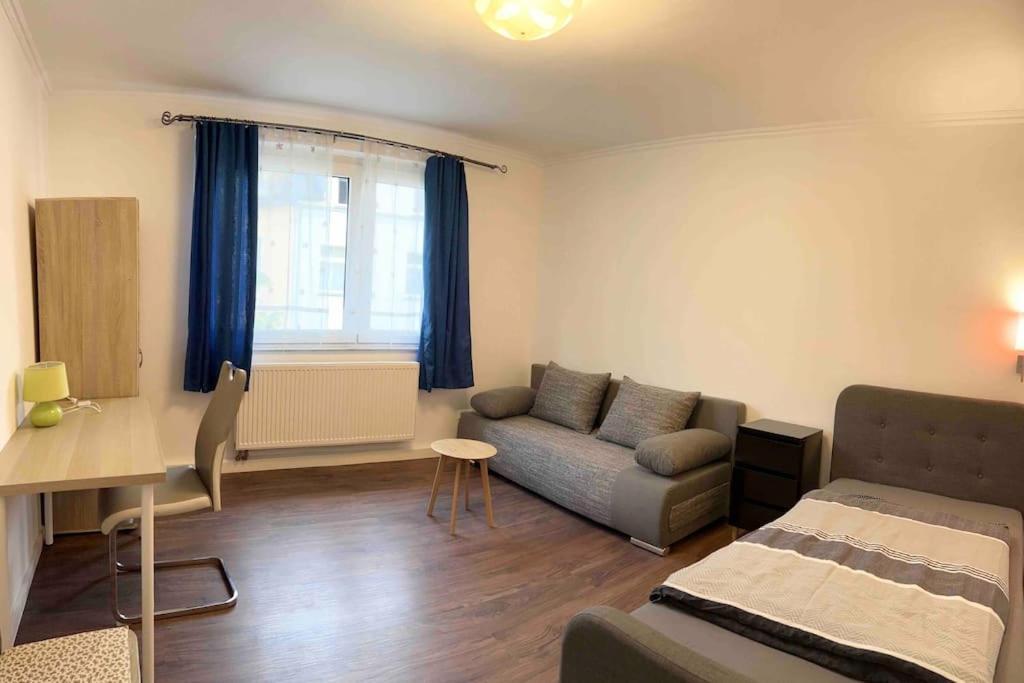 Duesseldorf Messe And Airport, 2-Bedroom Apartment With Kitchen And Garden ดุยส์บูร์ก ภายนอก รูปภาพ